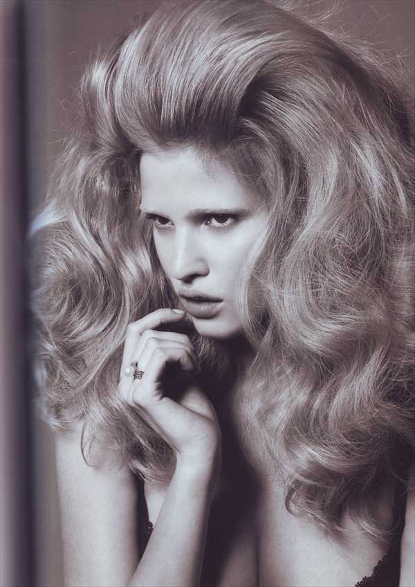 劳拉·斯通(Lara Stone)